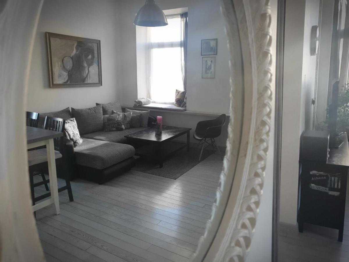 Vilnius Apartment With Stained Glass Экстерьер фото
