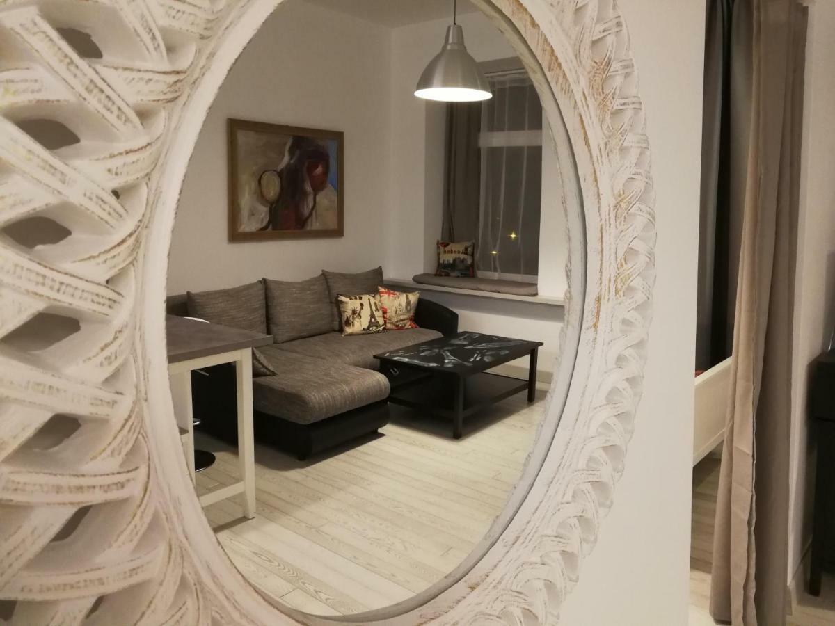 Vilnius Apartment With Stained Glass Экстерьер фото