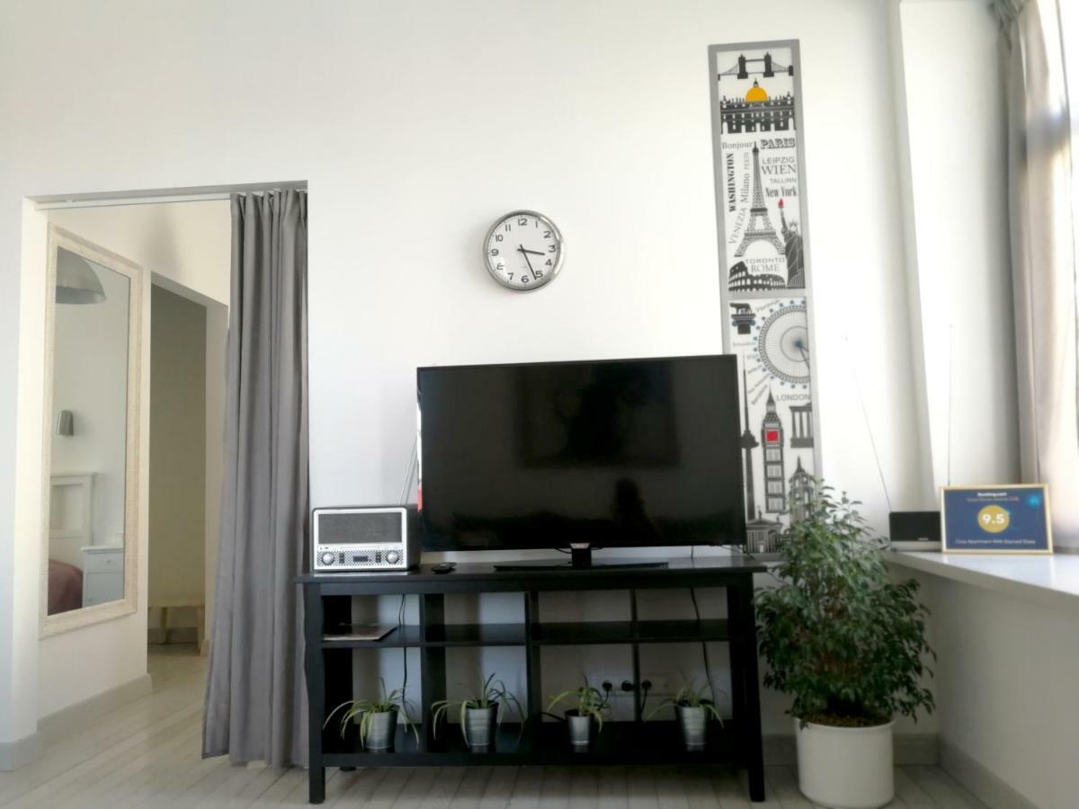 Vilnius Apartment With Stained Glass Экстерьер фото