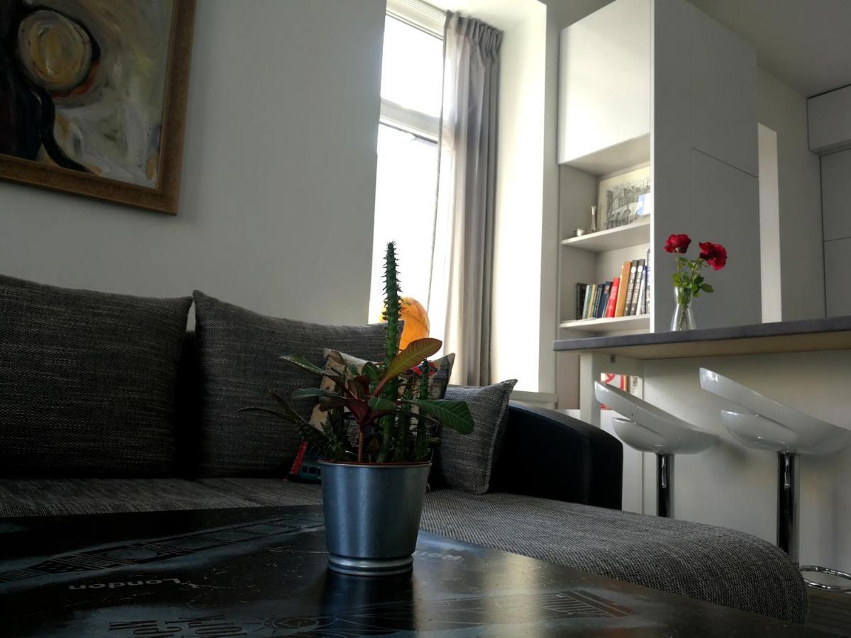 Vilnius Apartment With Stained Glass Экстерьер фото